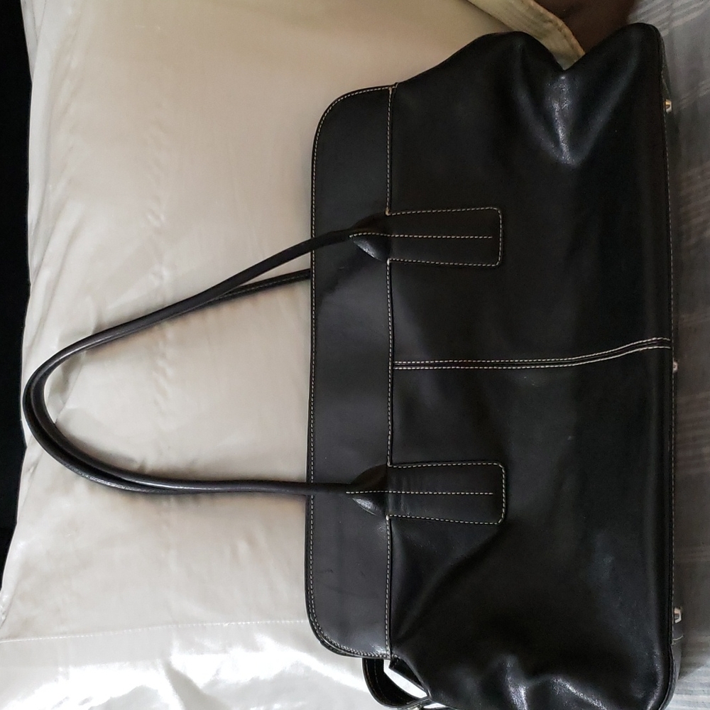 Nordstrom brand soft smooth leather zip top tote.